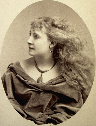 Portrait of Lydia Thompson by Napoleon Sarony